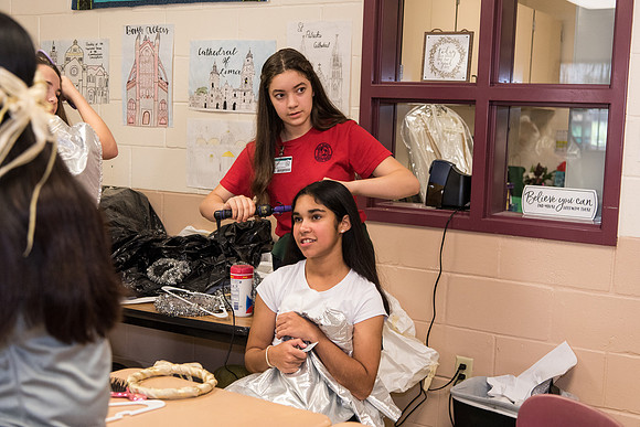 holy-family-catholic-school-christmas-tableau-class-2020 1013