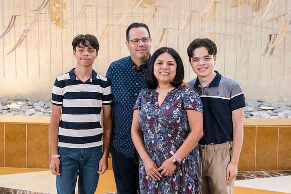 Morales Family 2024 0027