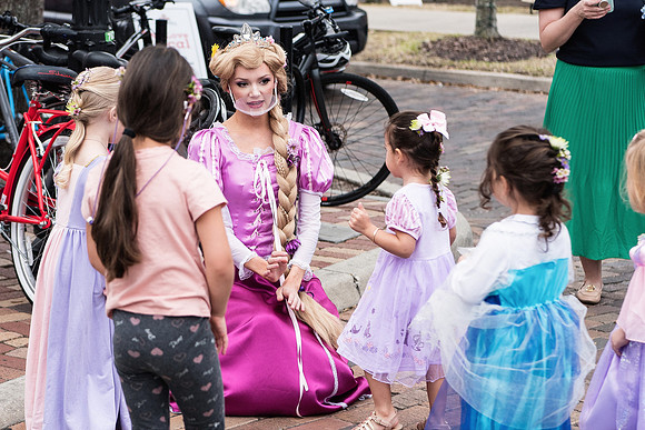 rapunzel-event-plant-street-flower-cart 1086final