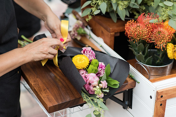 plant-street-flower-cart-june-july-2021-winter-garden 1047final