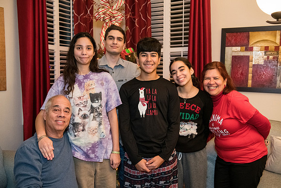 Rosa Lugo Fam Christmas 2022 0005