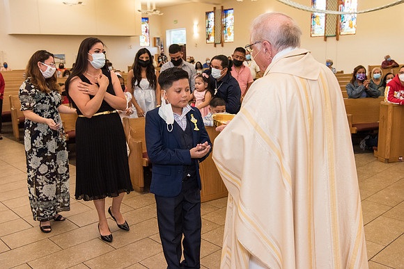 good-shepherd-first-communion-may-15-615pm 1027