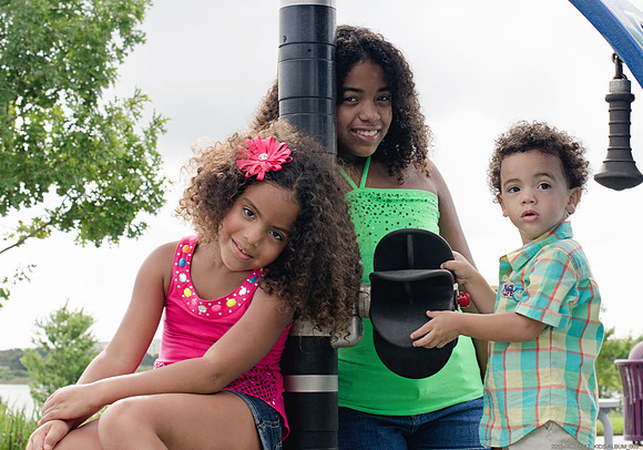 2013-0921-DIAZ_KIDS-ALBUM_Page_003