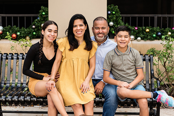 vazqueztell-family-winter-garden-session 1026-Editfinal