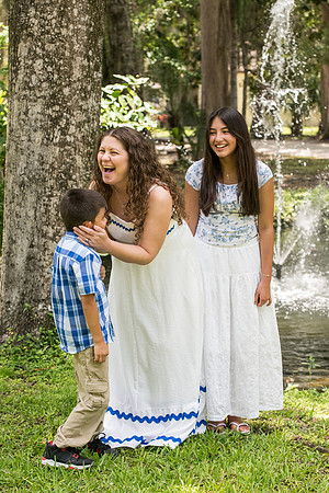 Jill and Fermin Family 2025 0068