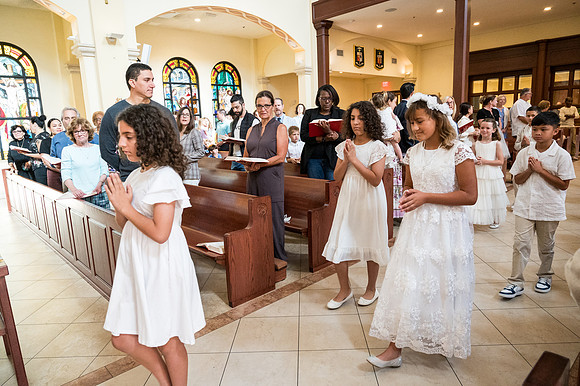 St James First Communion April 27 9 AM 0010
