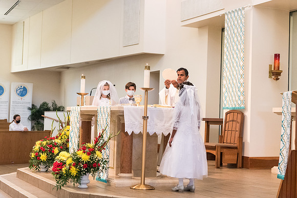 good-shepherd-first-communion-may-16-730pm 1016