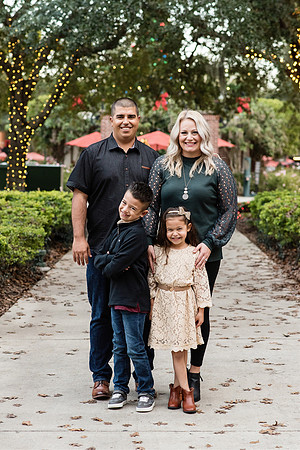 dickens-family-2021 1022final