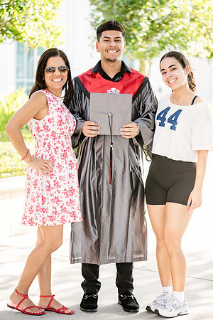 Diegos Grad Photos 2026 019-Edit-Exposure