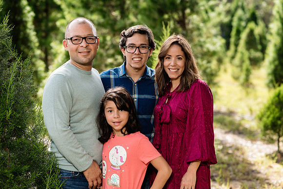 marilis-and-rolando-family-christmas-photos 1016-Editfinal