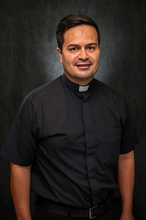 Priests Headshots 2026 075-Edit