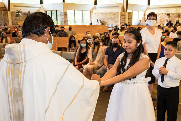 st-francis-first-communion-2021-1130am 1078