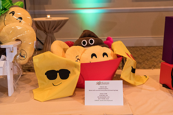 holy-family-school-anniversary-gala-and-auction-1059