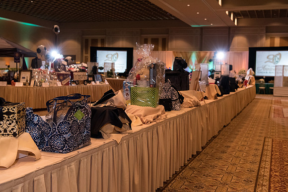 holy-family-school-anniversary-gala-and-auction-1069