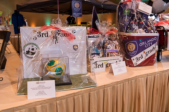 holy-family-school-anniversary-gala-and-auction-1076