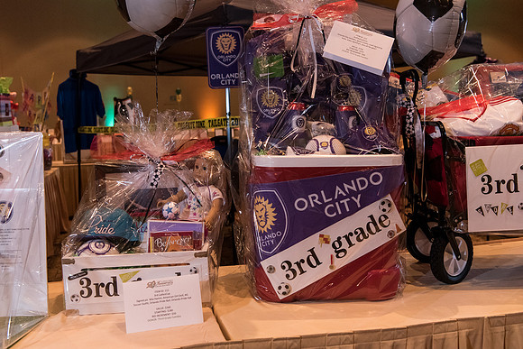 holy-family-school-anniversary-gala-and-auction-1077