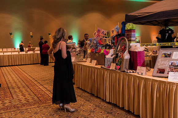 holy-family-school-anniversary-gala-and-auction-1146