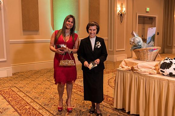 holy-family-school-anniversary-gala-and-auction-1168
