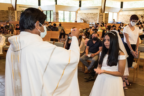 st-francis-first-communion-2021-1130am 1073