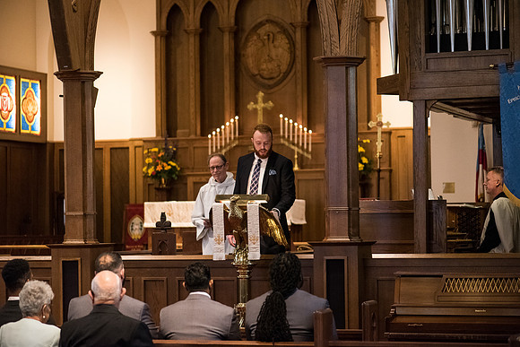 holy-trininity-episcopal-church-wedding-tiffany-and-rorey-album-1179