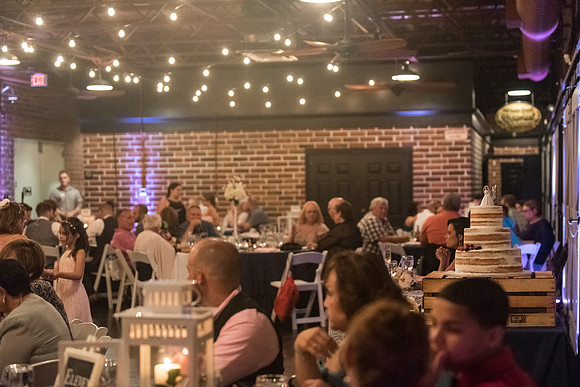 winter-park-farmers-market-wedding-janitza-and-brian-2143