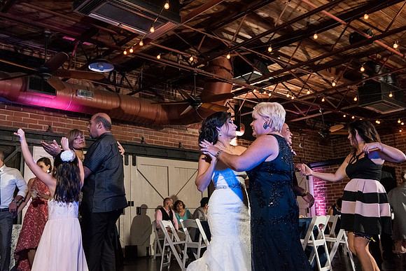 winter-park-farmers-market-wedding-janitza-and-brian-extra-album-selections 1050