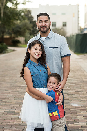 oquendo-family-winter-garden-session 1023final