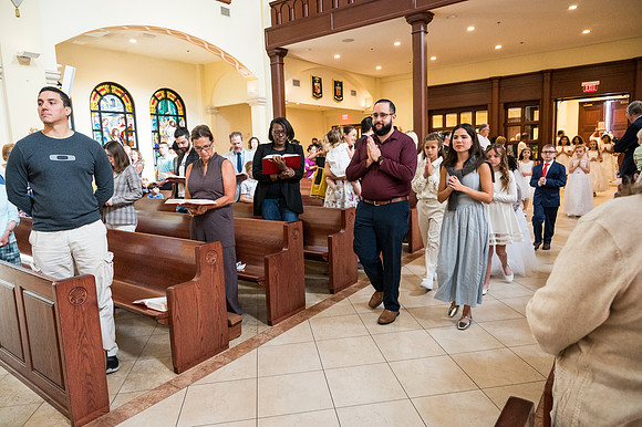 St James First Communion April 27 9 AM 0004