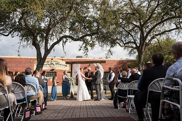winter-park-farmers-market-wedding-erin-and-devan-selections 1279