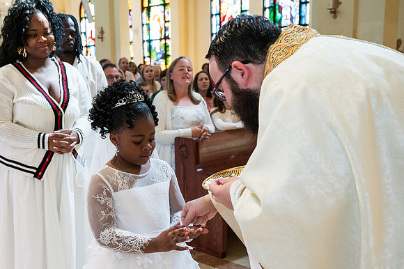 St James First Communion April 27 9 AM 0057