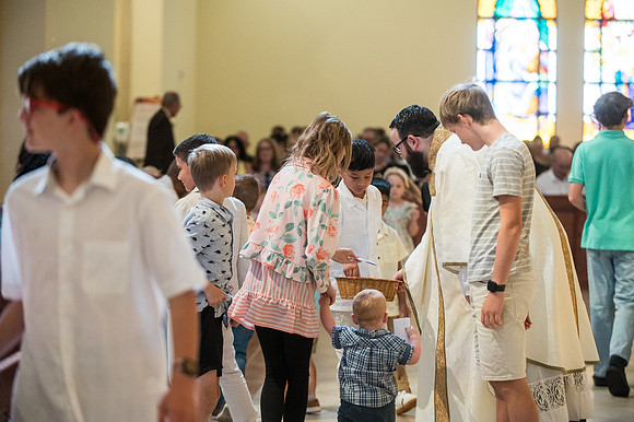 St James First Communion April 27 9 AM 0038