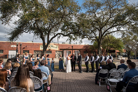 winter-park-farmers-market-wedding-erin-and-devan-selections 1278