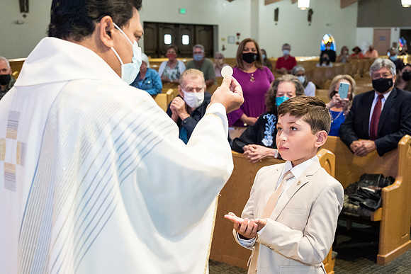holy-family-first-communion-may-8 1002
