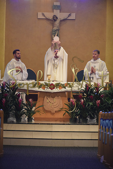 Holy-Family-First-Communion-April-29 2181