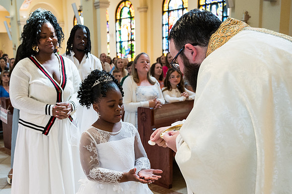 St James First Communion April 27 9 AM 0056