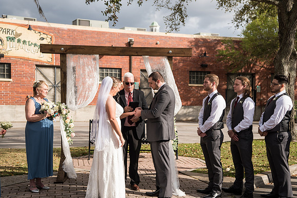 winter-park-farmers-market-wedding-erin-and-devan-selections 1311