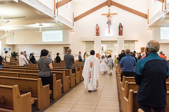 good-shepherd-first-communion-may-16-730pm 1004