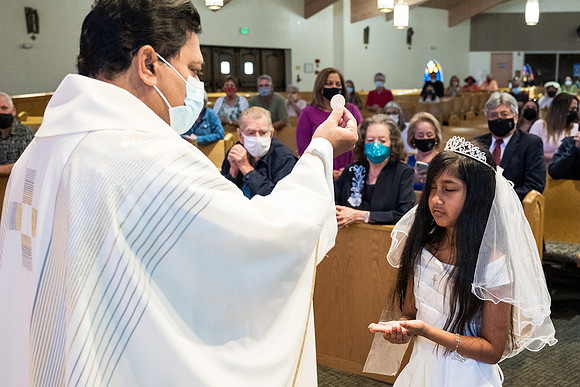 holy-family-first-communion-may-8 1000