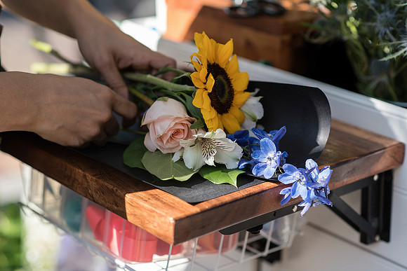 Plant-Street-Flower-Cart-April-May-2021-Winter-Garden 1049final