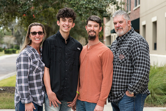 johnson-family-2020 1098final