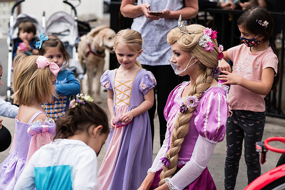 rapunzel-event-plant-street-flower-cart 1074final