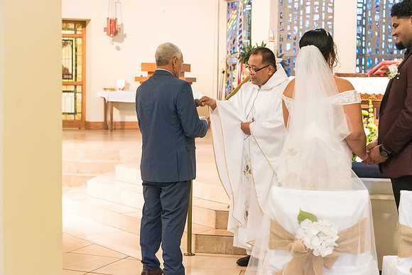 holy-redeemer-catholic-church-wedding-erika-and-ferdy 3459