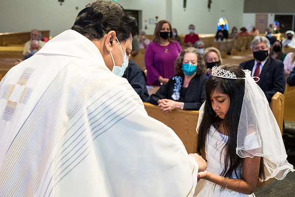 holy-family-first-communion-may-8 1001