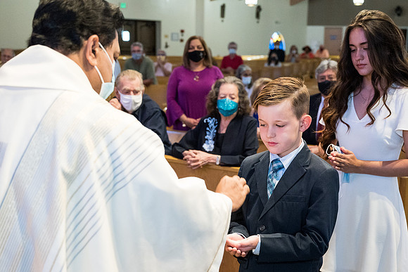holy-family-first-communion-may-8 1011