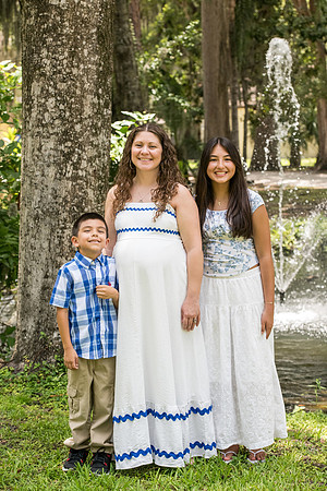 Jill and Fermin Family 2025 0070