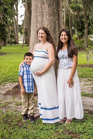 Jill and Fermin Family 2025 0031