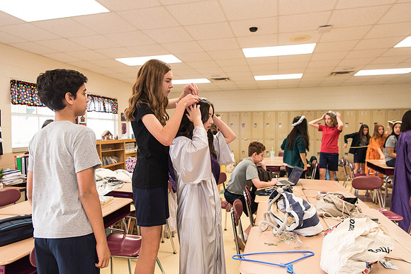holy-family-catholic-school-christmas-tableau-class-2020 1001