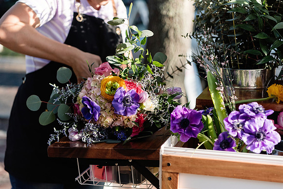 Plant-Street-Flower-Cart-March-April-2021-Winter-Garden 1004final