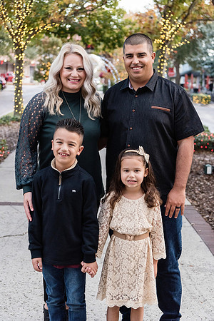 dickens-family-2021 1002final