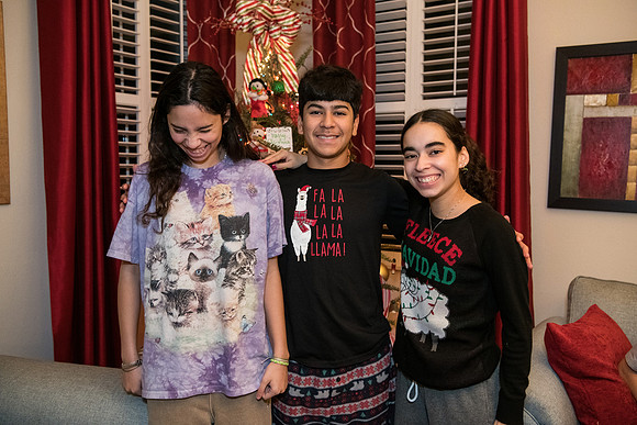 Rosa Lugo Fam Christmas 2022 0002